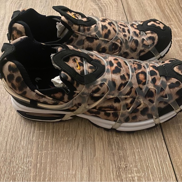 Nike Air Kukini SE Leopard (Black/Kumquat/White) Sneakers - Size 6 - Picture 2 of 8